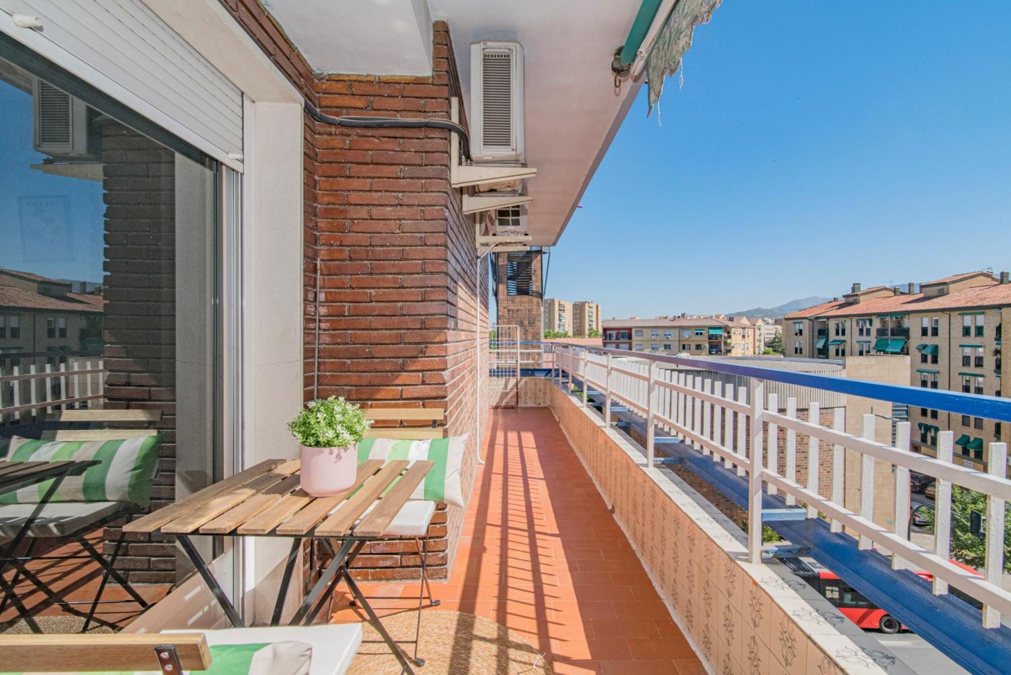 Delfin Retreat Con Terraza Junto A Parada De Metro Granada Dış mekan fotoğraf