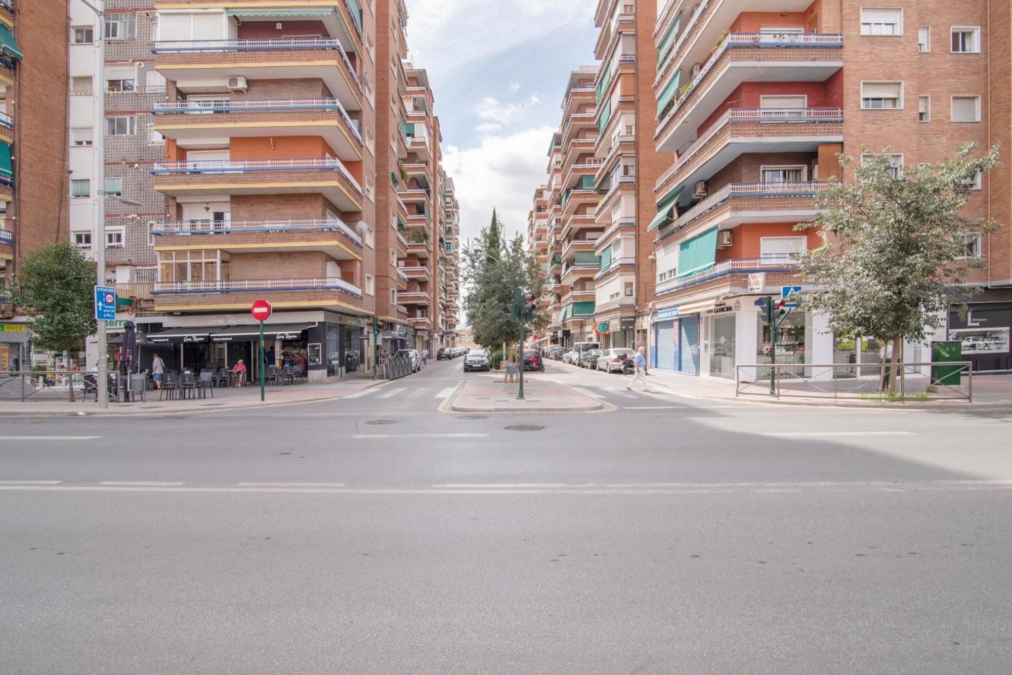 Delfin Retreat Con Terraza Junto A Parada De Metro Granada Dış mekan fotoğraf