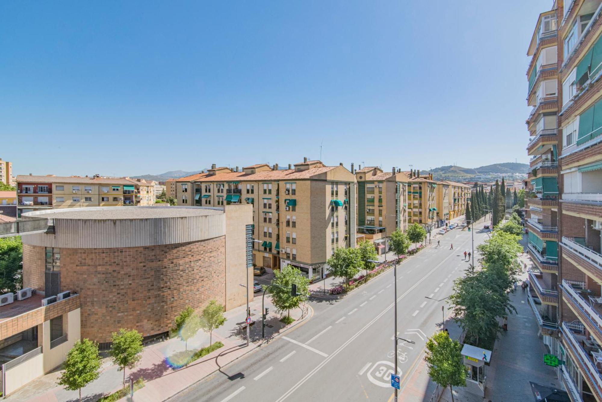 Delfin Retreat Con Terraza Junto A Parada De Metro Granada Dış mekan fotoğraf