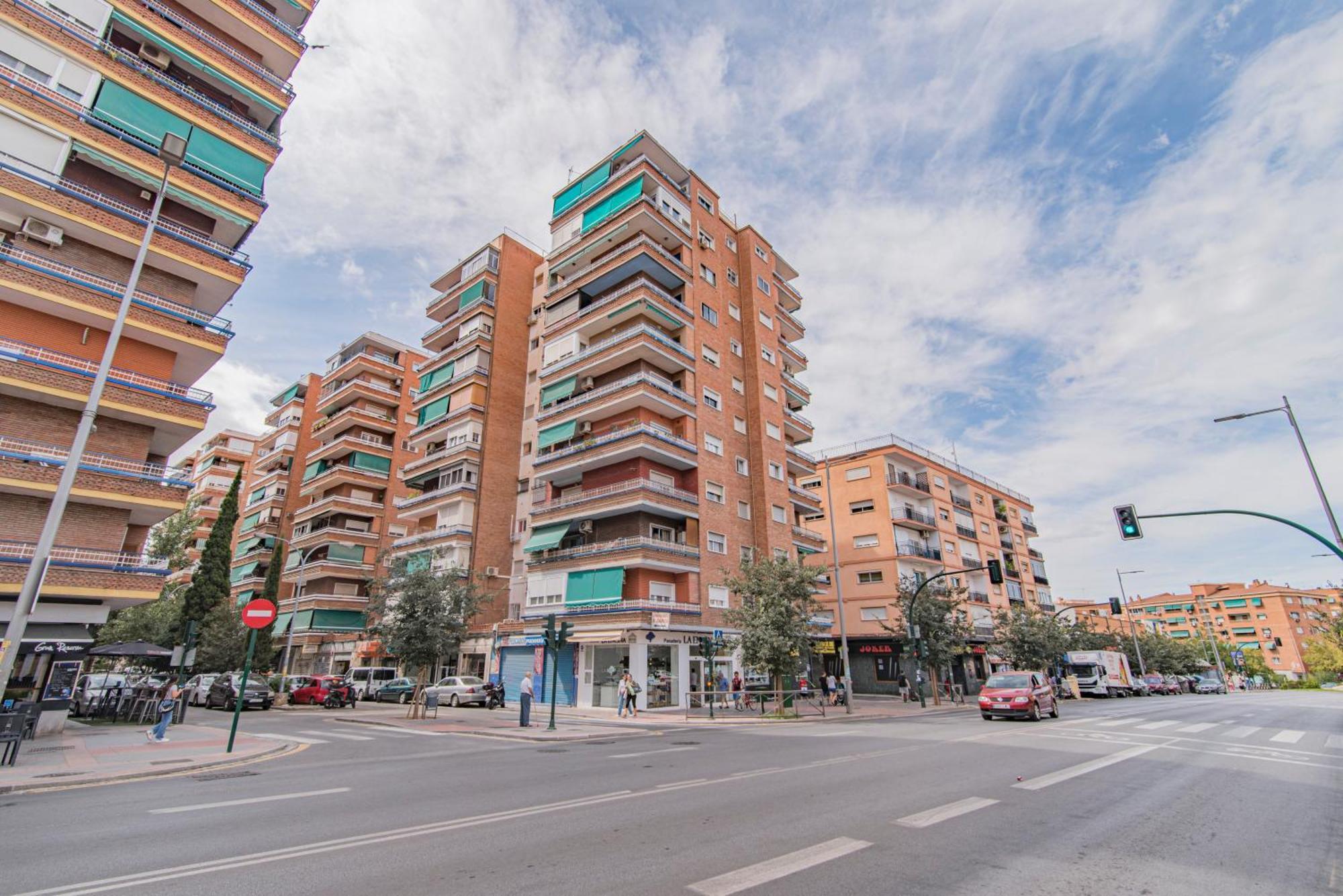 Delfin Retreat Con Terraza Junto A Parada De Metro Granada Dış mekan fotoğraf