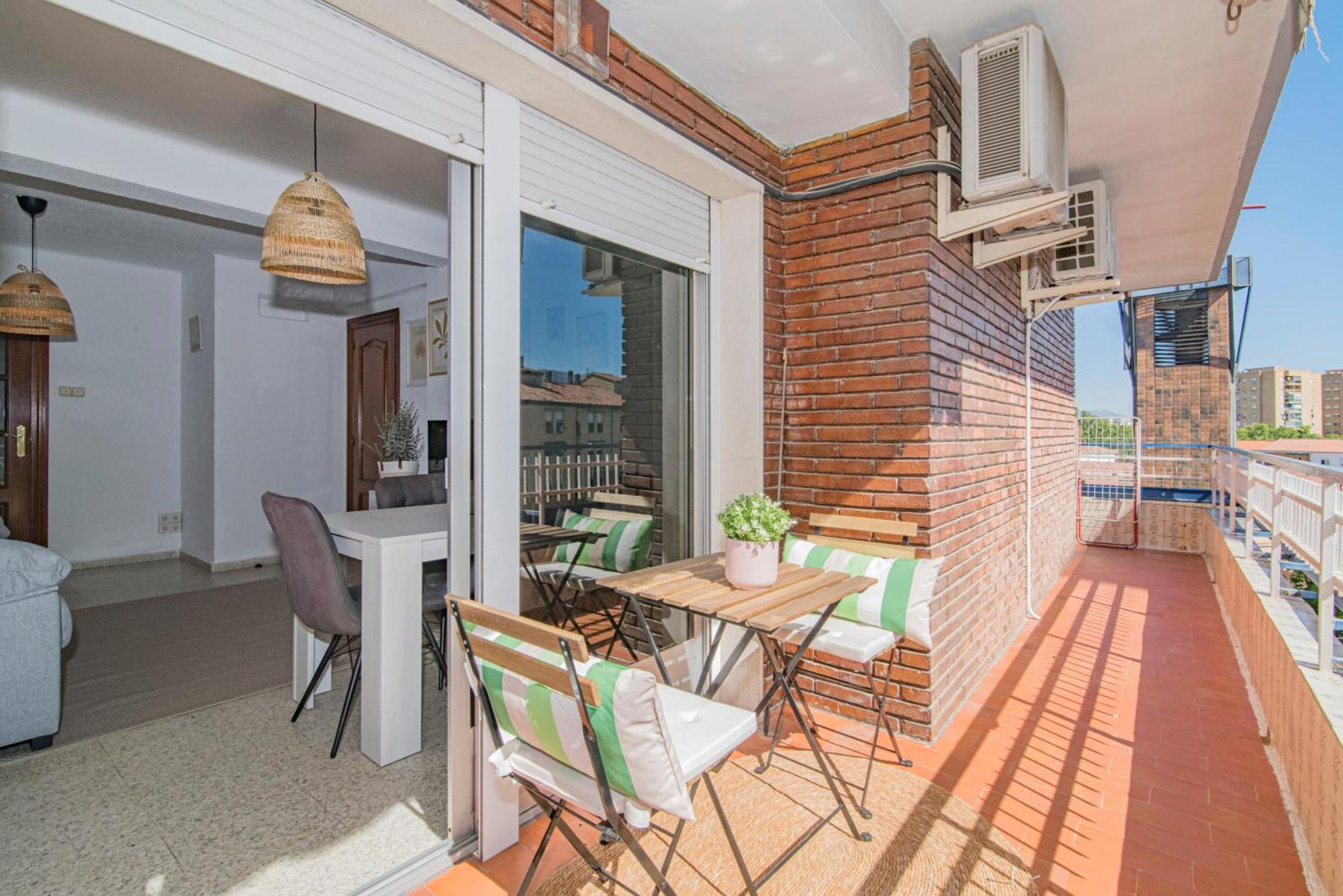 Delfin Retreat Con Terraza Junto A Parada De Metro Granada Dış mekan fotoğraf